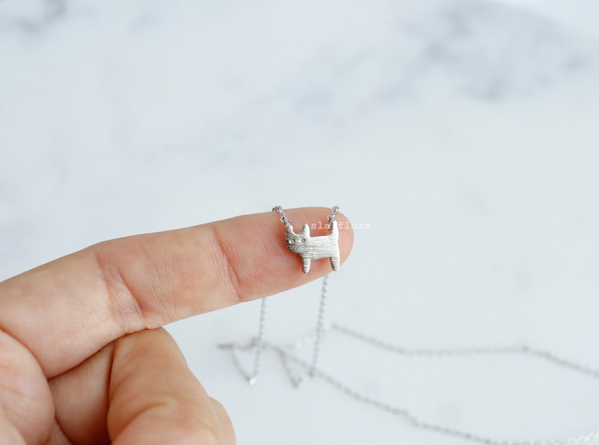 Whiskered Whisper Cat Necklace – A Minimalist Ode to Feline Grace